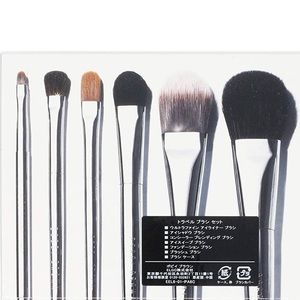 Bobbi brown silver luxury six brush set. High quality.